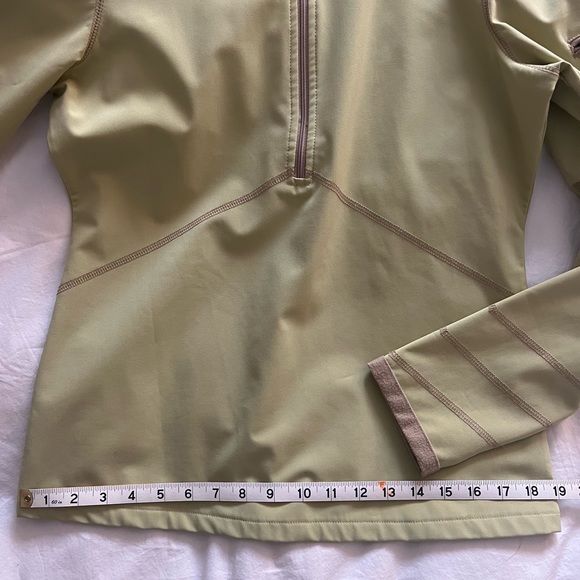 Pale Green Athleta Insulated Pullover Shell Size S - Picture 13 of 13